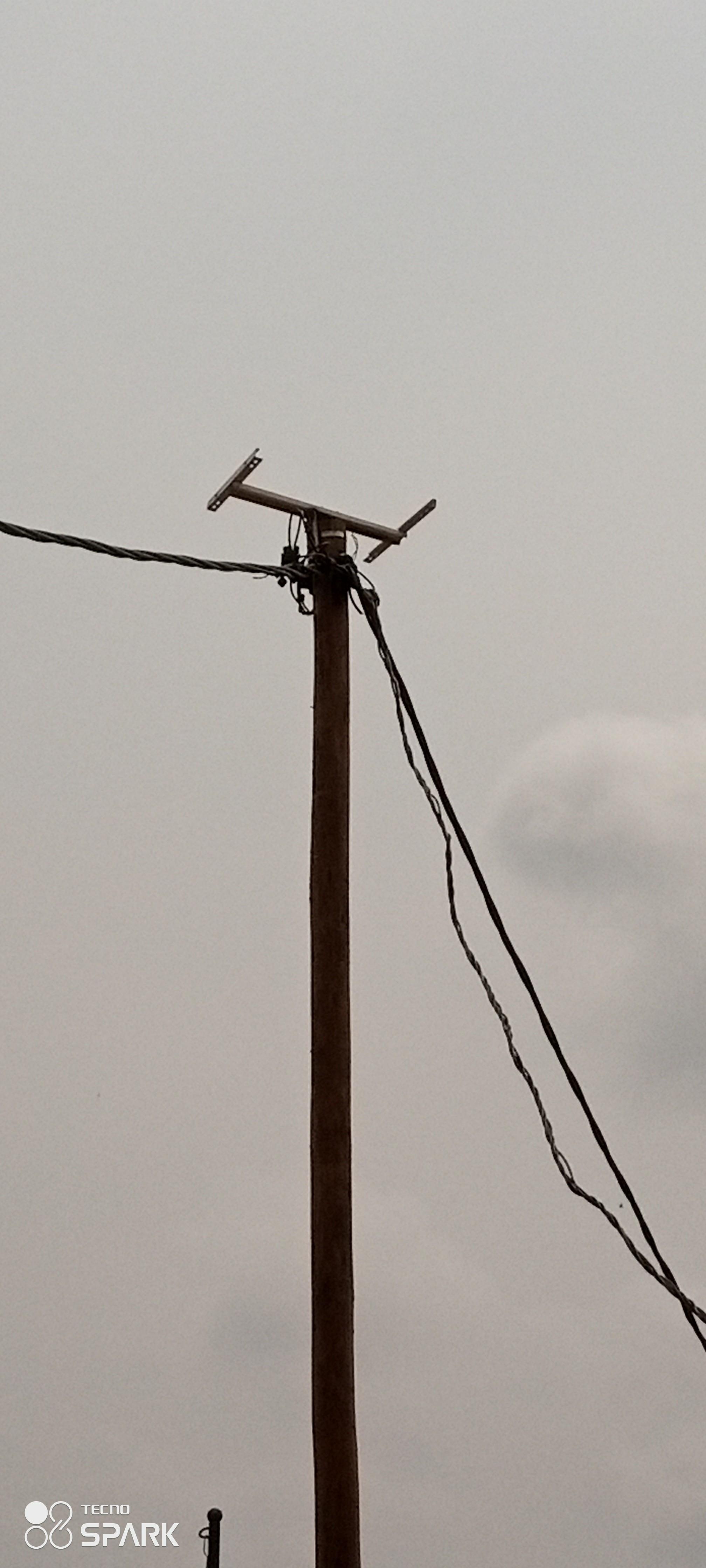 INSTALLATION LAMPADAIRES SOLAIRES